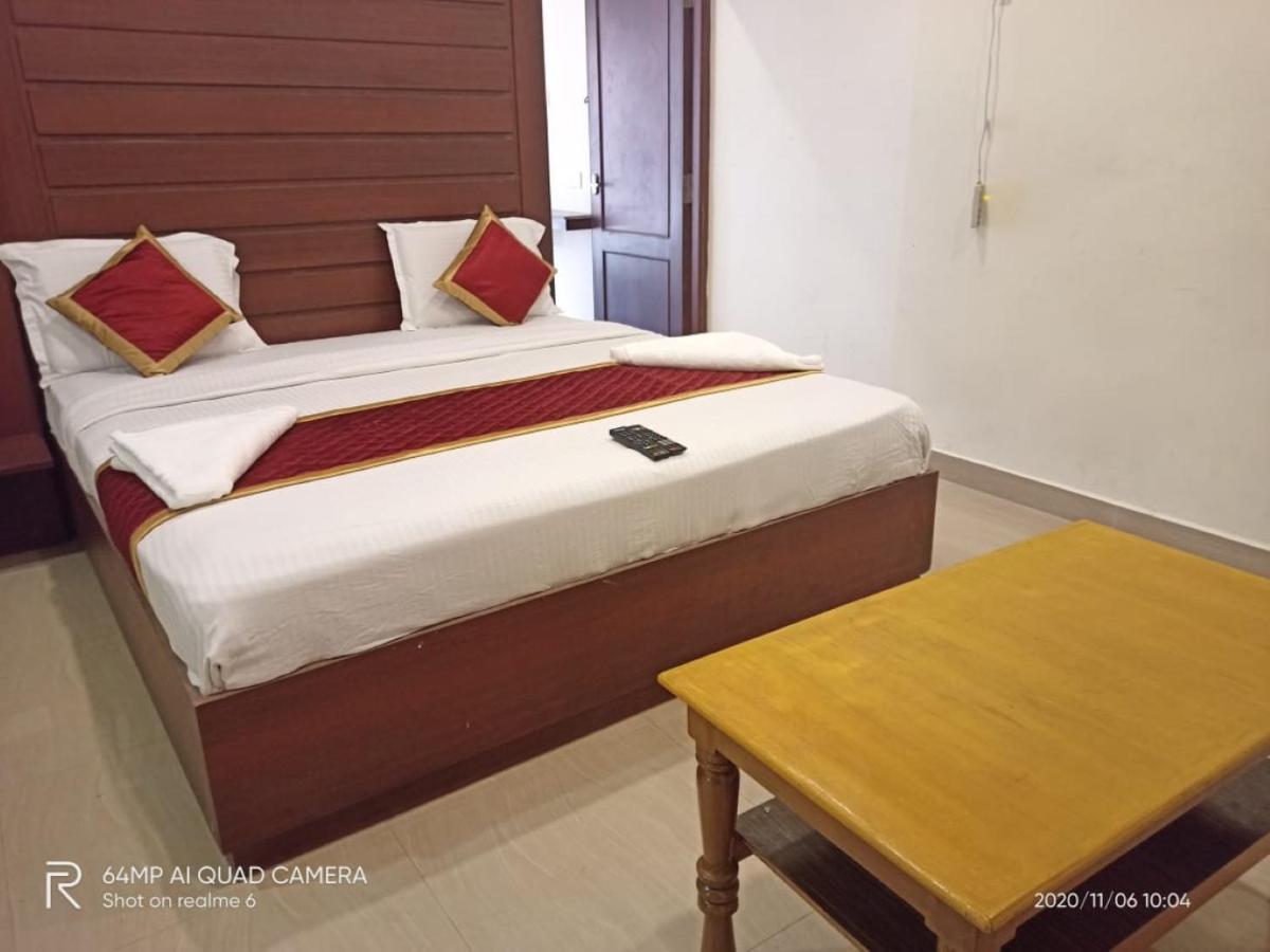 Meridian Castle Hotel Pondicherry Bagian luar foto