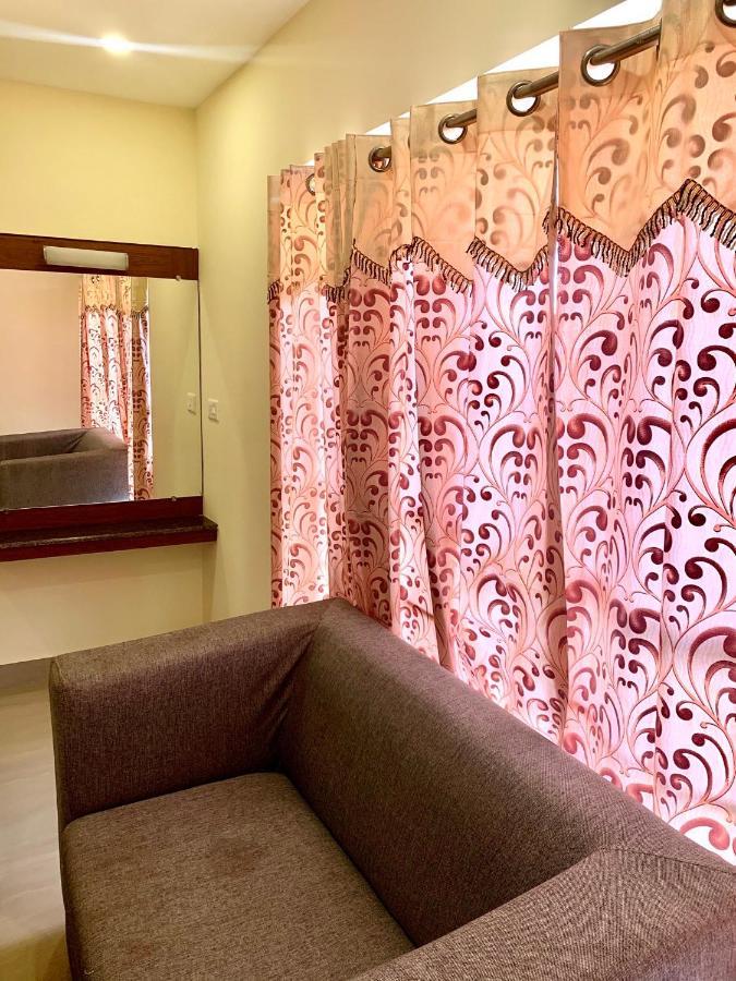 Meridian Castle Hotel Pondicherry Bagian luar foto