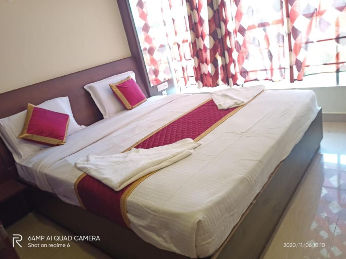 Meridian Castle Hotel Pondicherry Bagian luar foto