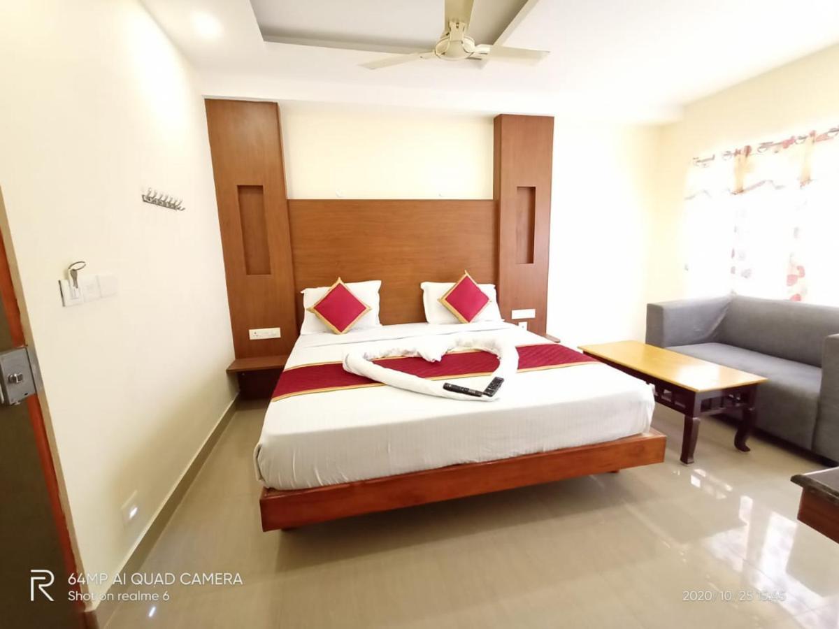 Meridian Castle Hotel Pondicherry Bagian luar foto