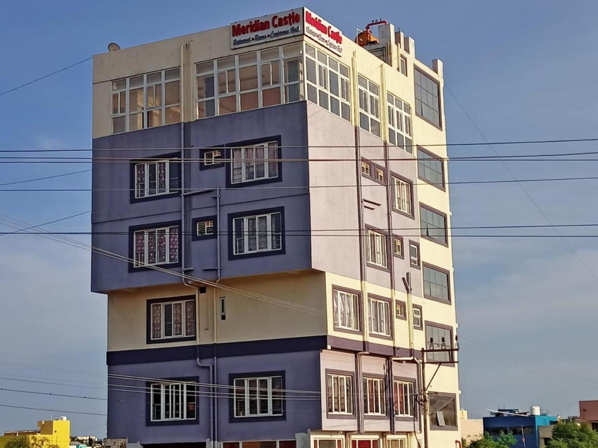 Meridian Castle Hotel Pondicherry Bagian luar foto
