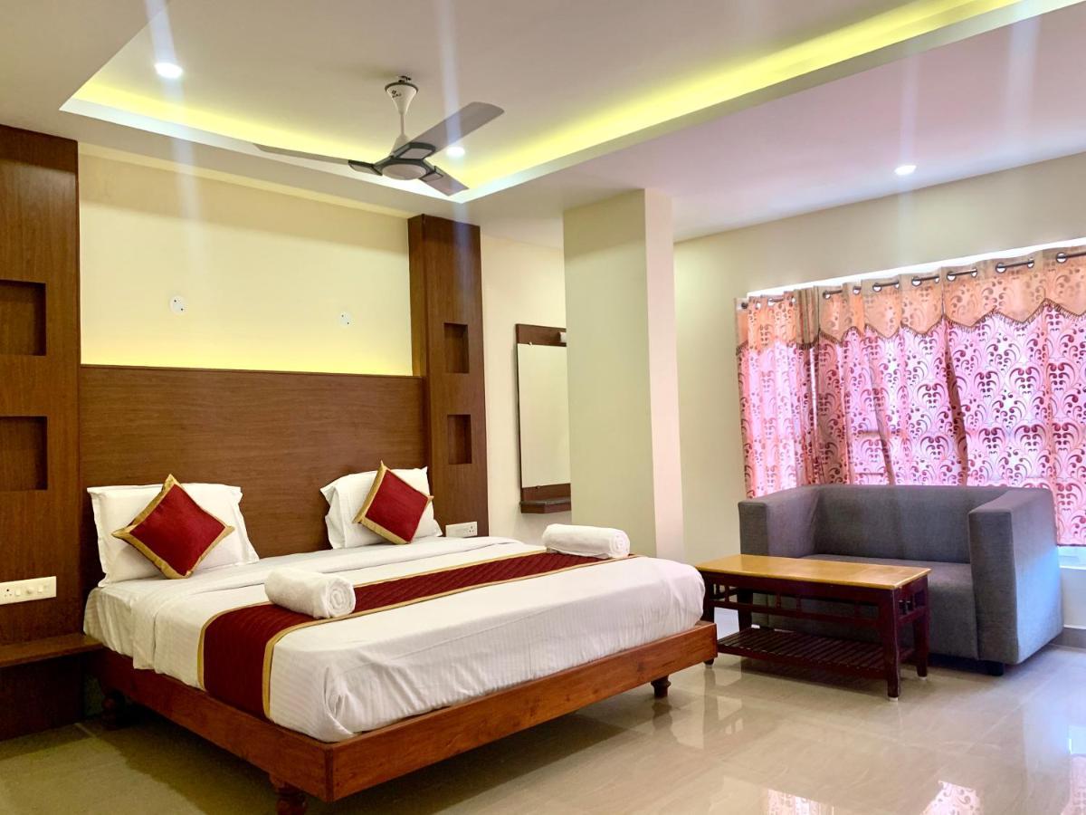 Meridian Castle Hotel Pondicherry Bagian luar foto