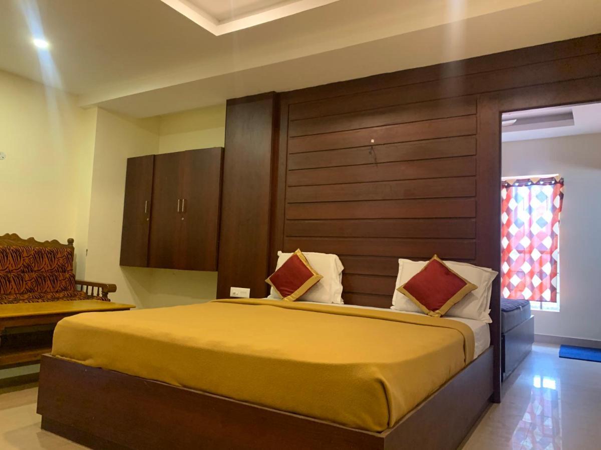 Meridian Castle Hotel Pondicherry Bagian luar foto